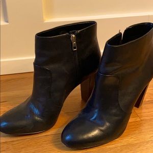 {Ann Taylor} Black Carly Leather Ankle Booties 8.5